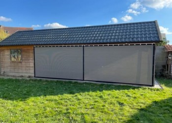 Tender taupe (desert storm) met railsysteem Geutjens-Kelchtermans 